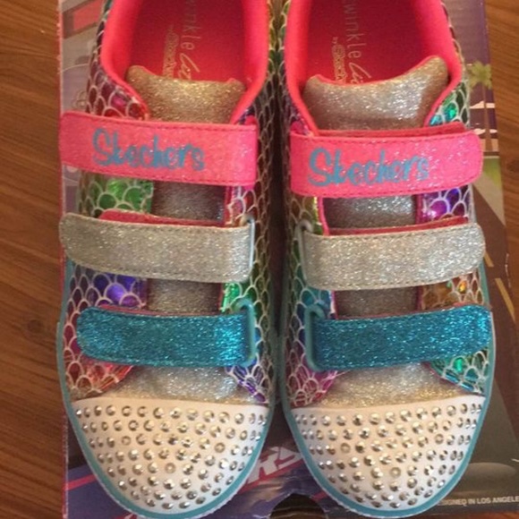 BRAND NEW girl Skechers sparkle scales light up velcro shoes size US 3Y - Picture 5 of 10